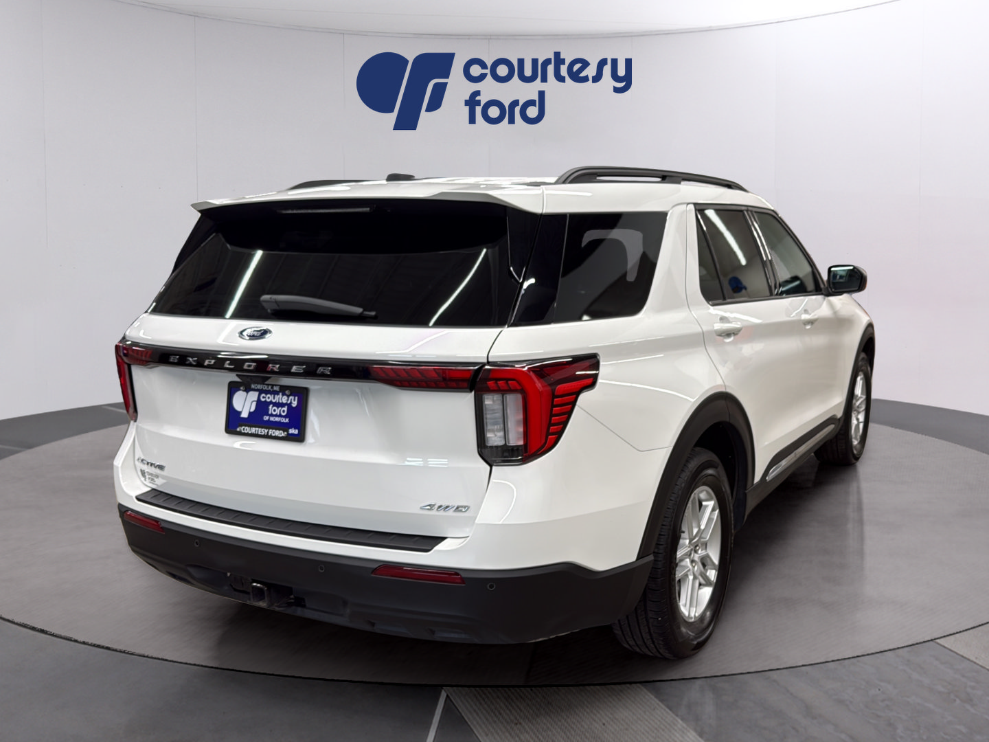 Certified 2025 Ford Explorer Active AWD/4WD image 7