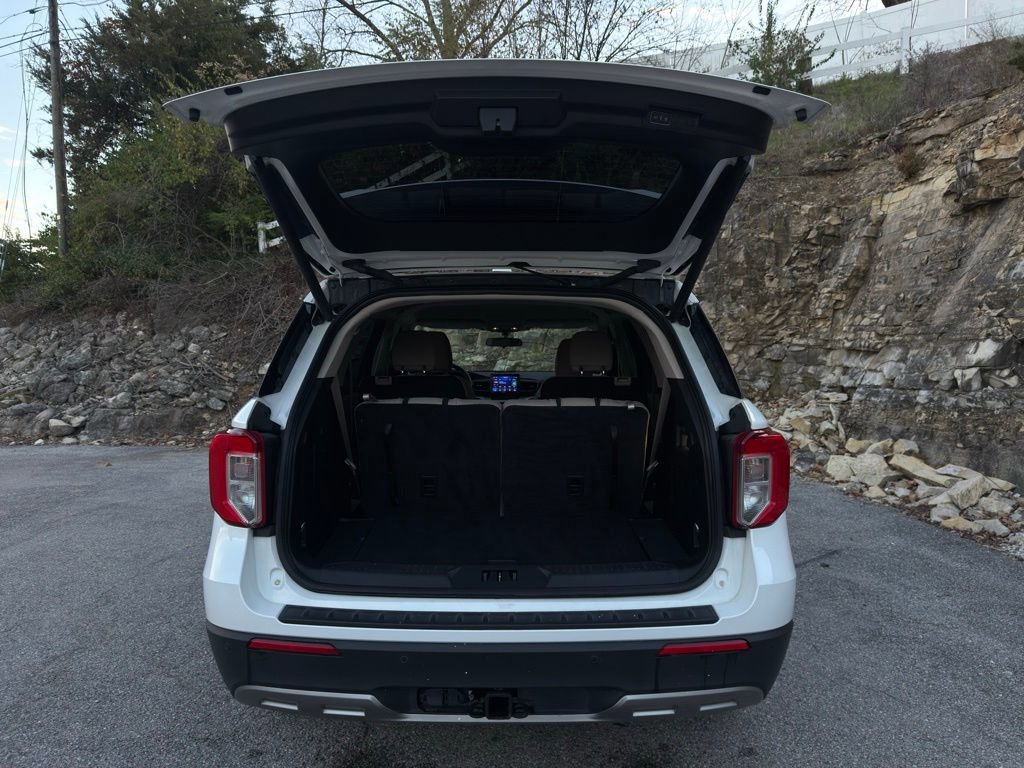 Certified 2023 Ford Explorer XLT w/ Equipment Group 202A image 9