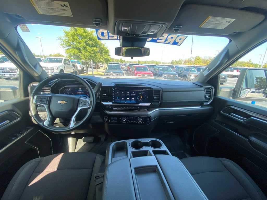 Used 2024 Chevrolet Silverado 2500 LT AWD/4WD image 27