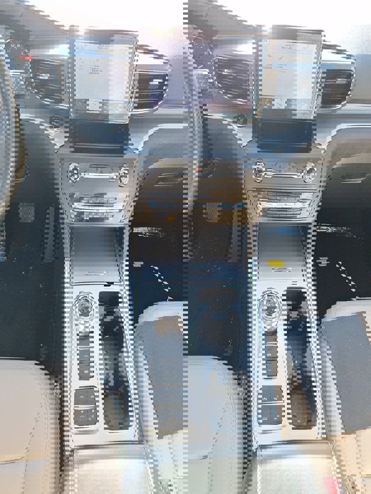 Certified 2020 Ford Explorer XLT w/ Equipment Group 202A image 10