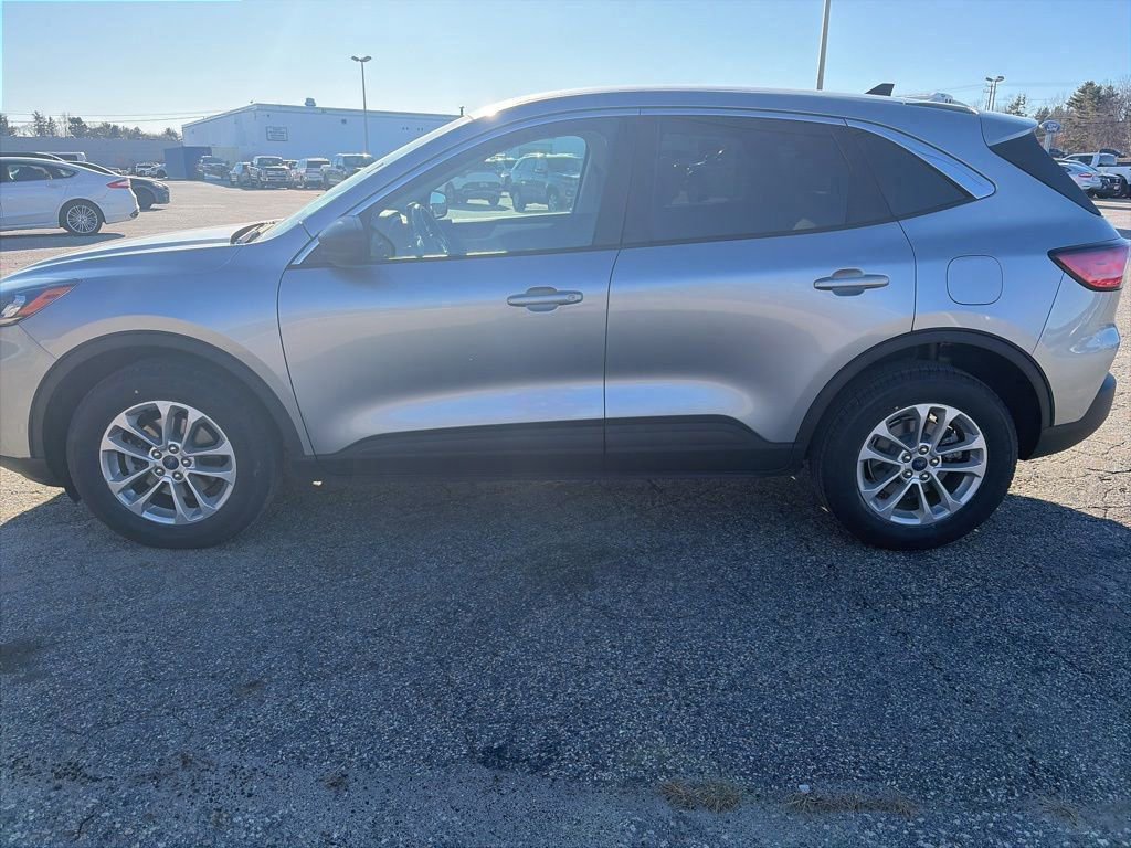 Certified 2022 Ford Escape SE w/ Cold Weather Package image 4