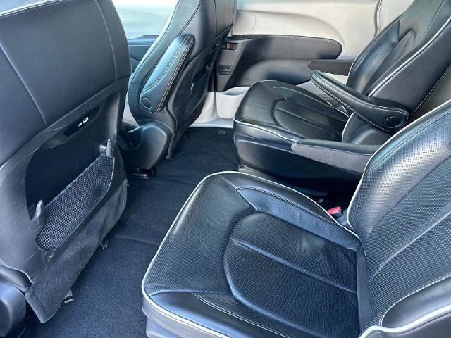 Used 2024 Chrysler Pacifica Limited FWD image 11