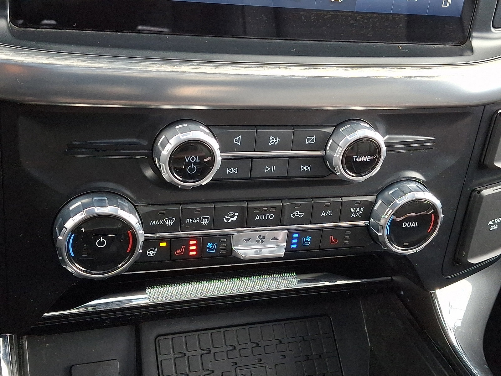 Certified 2023 Ford F150 Lariat w/ Equipment Group 502A High image 23