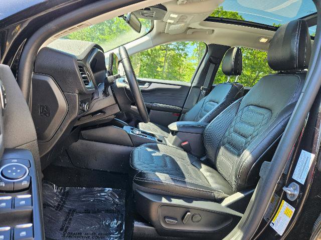 Certified 2024 Ford Escape Platinum w/ Premium Technology Package AWD/4WD image 16