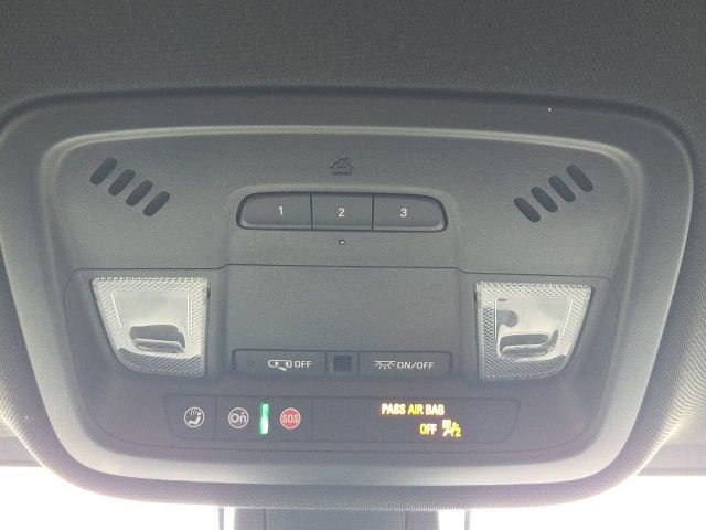 Used 2023 Chevrolet Traverse LT image 33