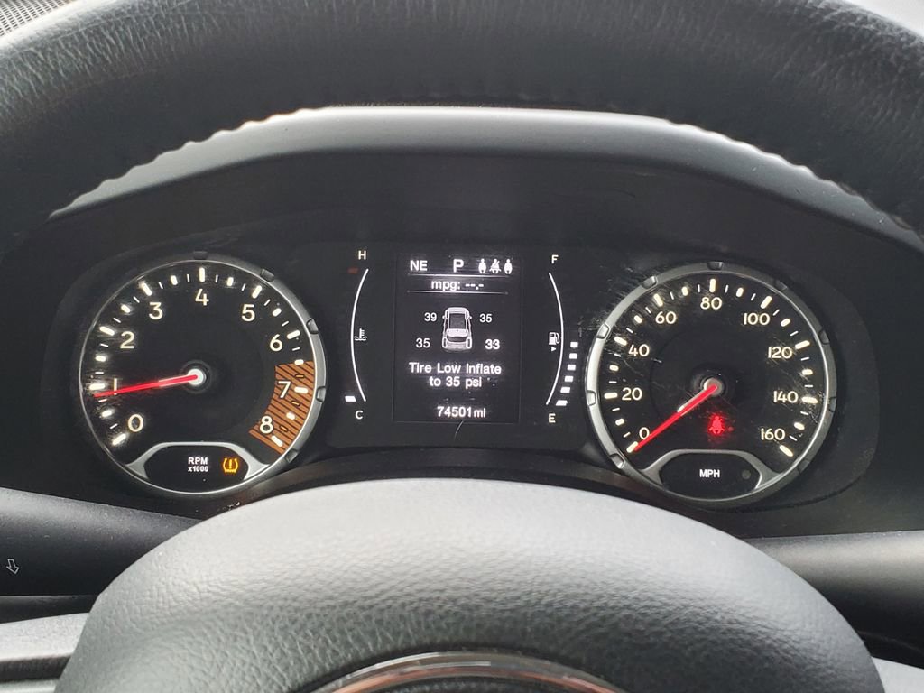 Used 2019 Jeep Renegade Latitude w/ Cold Weather Group image 21