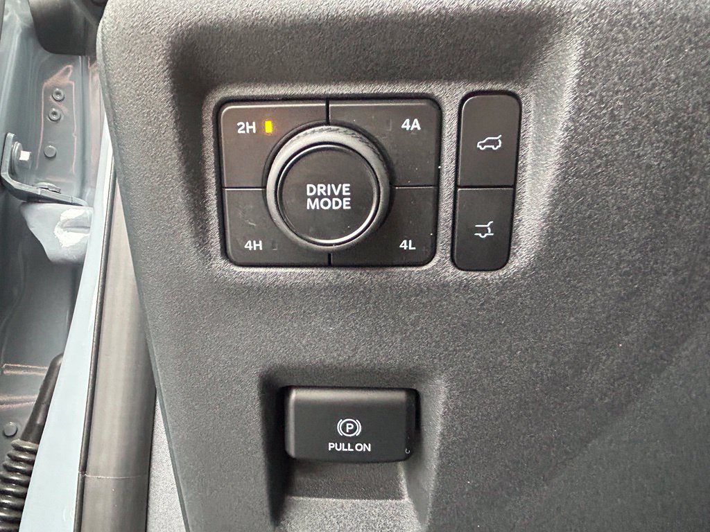 Certified 2025 Ford Expedition Active AWD/4WD image 16