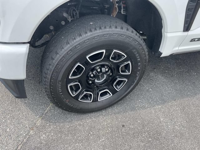 Certified 2025 Ford F350 Platinum AWD/4WD image 9