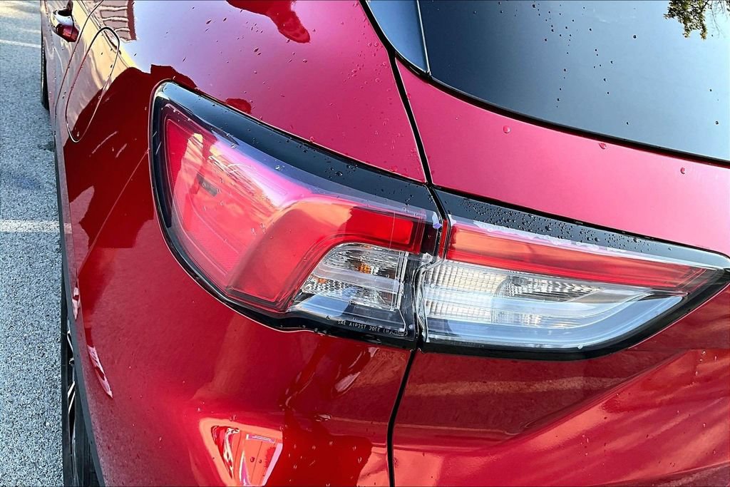 Certified 2022 Ford Escape SE w/ SE Sport Appearance Package FWD image 29