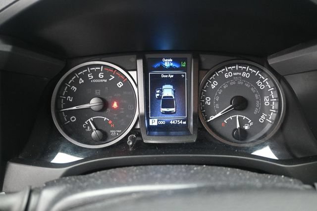 Used 2022 Toyota Tacoma TRD Off-Road w/ TRD Premium Off Road Package AWD/4WD image 8