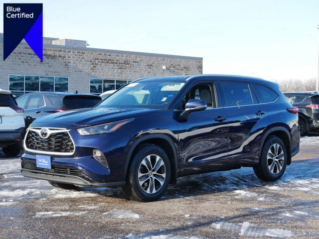 Used 2022 Toyota Highlander XLE image 1