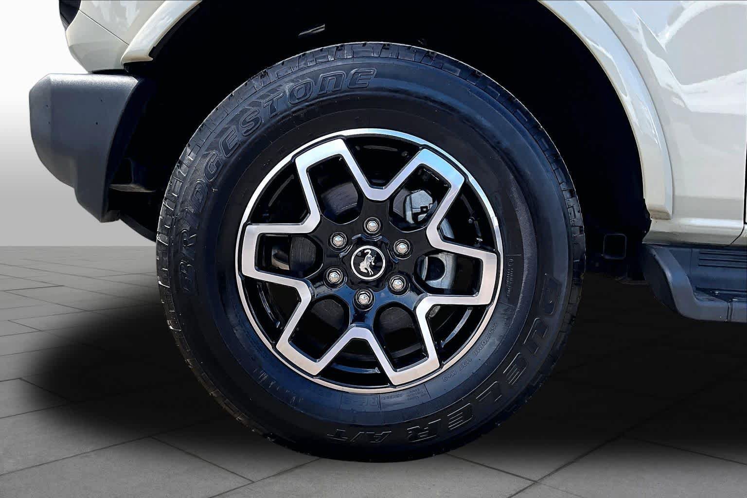 Certified 2025 Ford Bronco Outer Banks AWD/4WD image 13