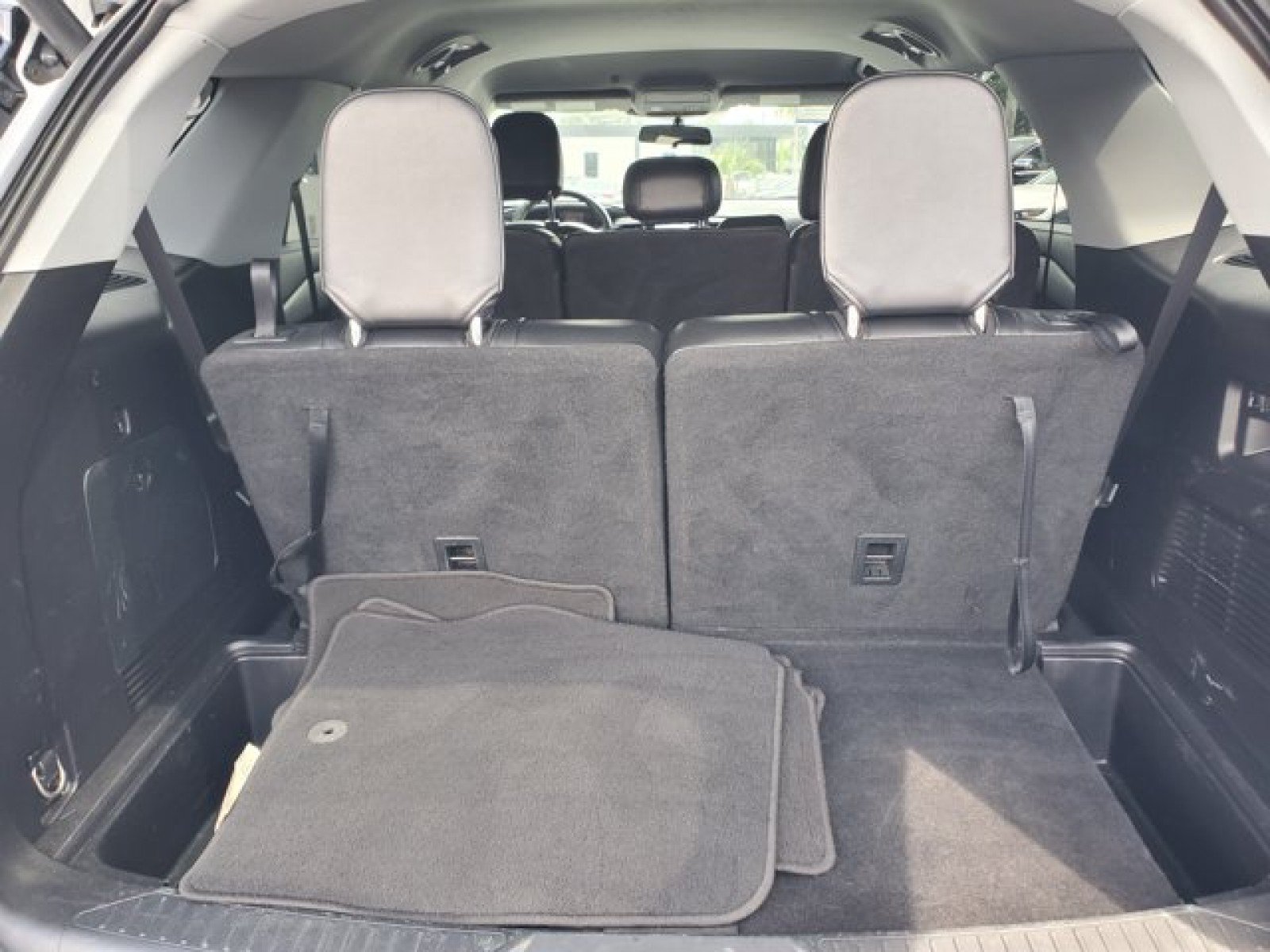 Certified 2020 Ford Explorer XLT w/ Equipment Group 202A RWD image 8