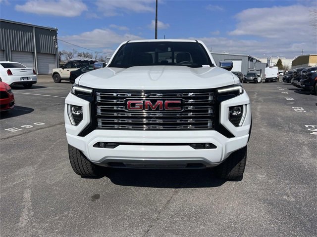 Used 2024 GMC Canyon Denali image 9
