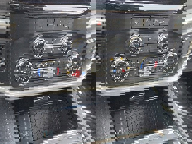 Certified 2024 Ford Expedition XLT image 16