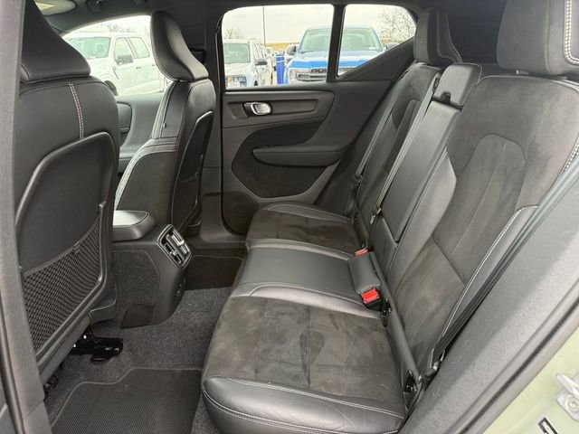 Used 2021 Volvo XC40 P8 Recharge image 7