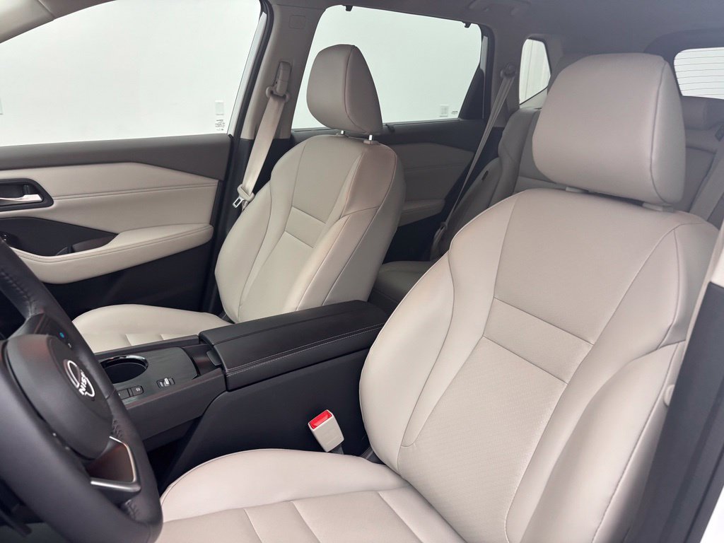 Used 2024 Nissan Rogue SV w/ SV Premium Package FWD image 23