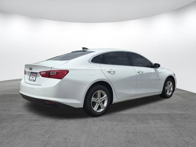 Used 2022 Chevrolet Malibu LS w/ Driver Confidence Package II FWD video 3