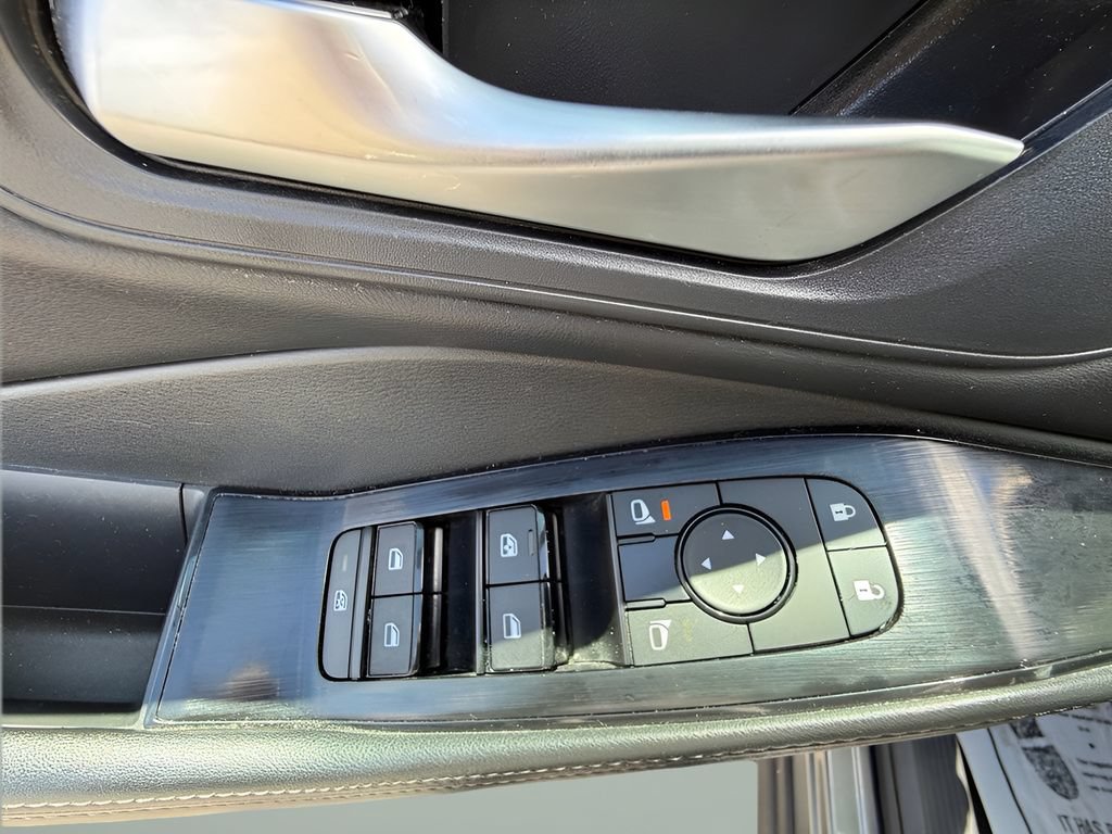 Used 2024 Nissan Rogue SV AWD/4WD image 22