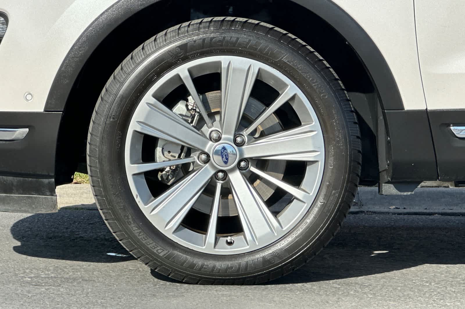Certified 2018 Ford Explorer Limited w/ Equipment Group 301A AWD/4WD image 28