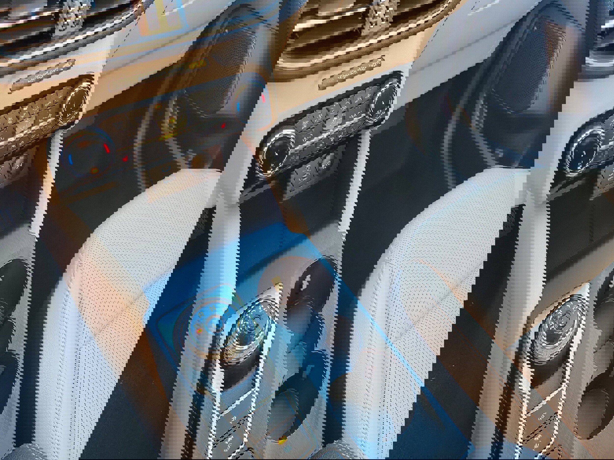 Certified 2022 Ford Escape SEL image 33