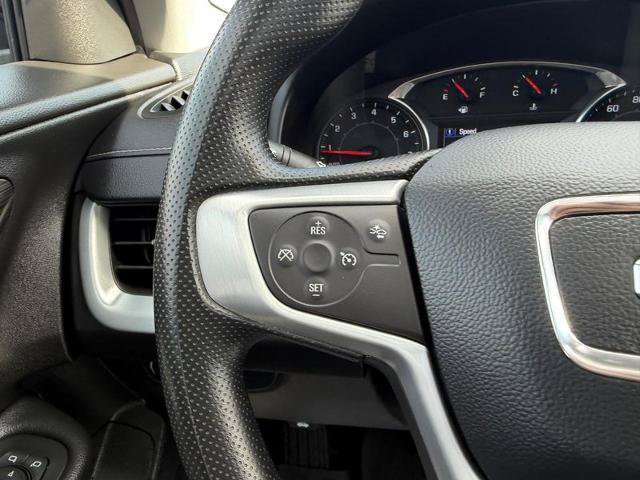 Used 2024 GMC Terrain SLE w/ Driver Convenience Package FWD image 13