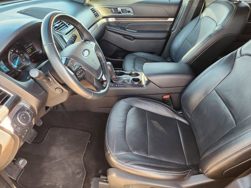 Certified 2019 Ford Explorer Limited w/ Class III Trailer Tow Package image 12