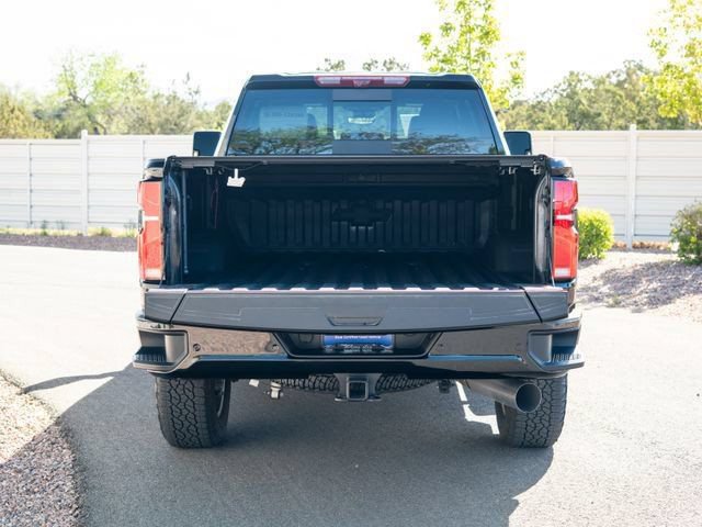 Used 2025 Chevrolet Silverado 2500 High Country w/ Technology Package AWD/4WD image 7