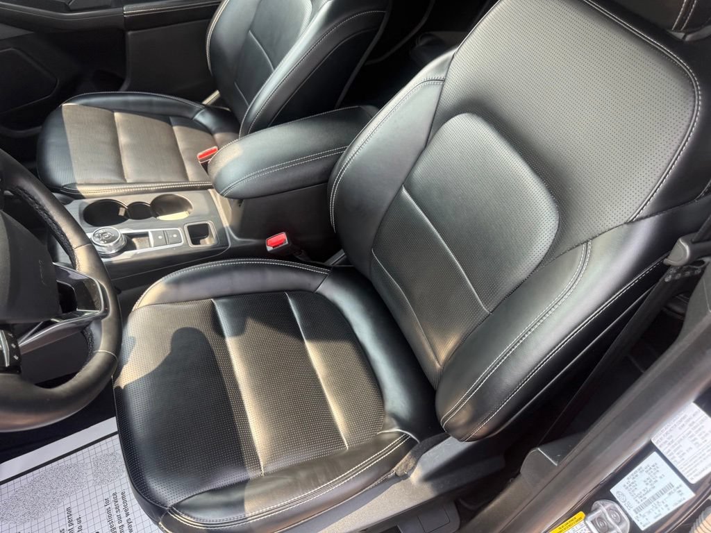 Certified 2024 Ford Escape Platinum AWD/4WD image 23