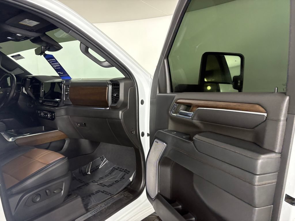 Used 2024 Chevrolet Silverado 2500 High Country w/ High Country Premium Package AWD/4WD image 37