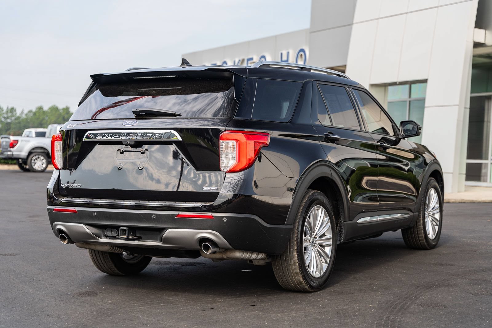 Certified 2021 Ford Explorer Limited w/ Hybrid Equipment Group 310A RWD image 7