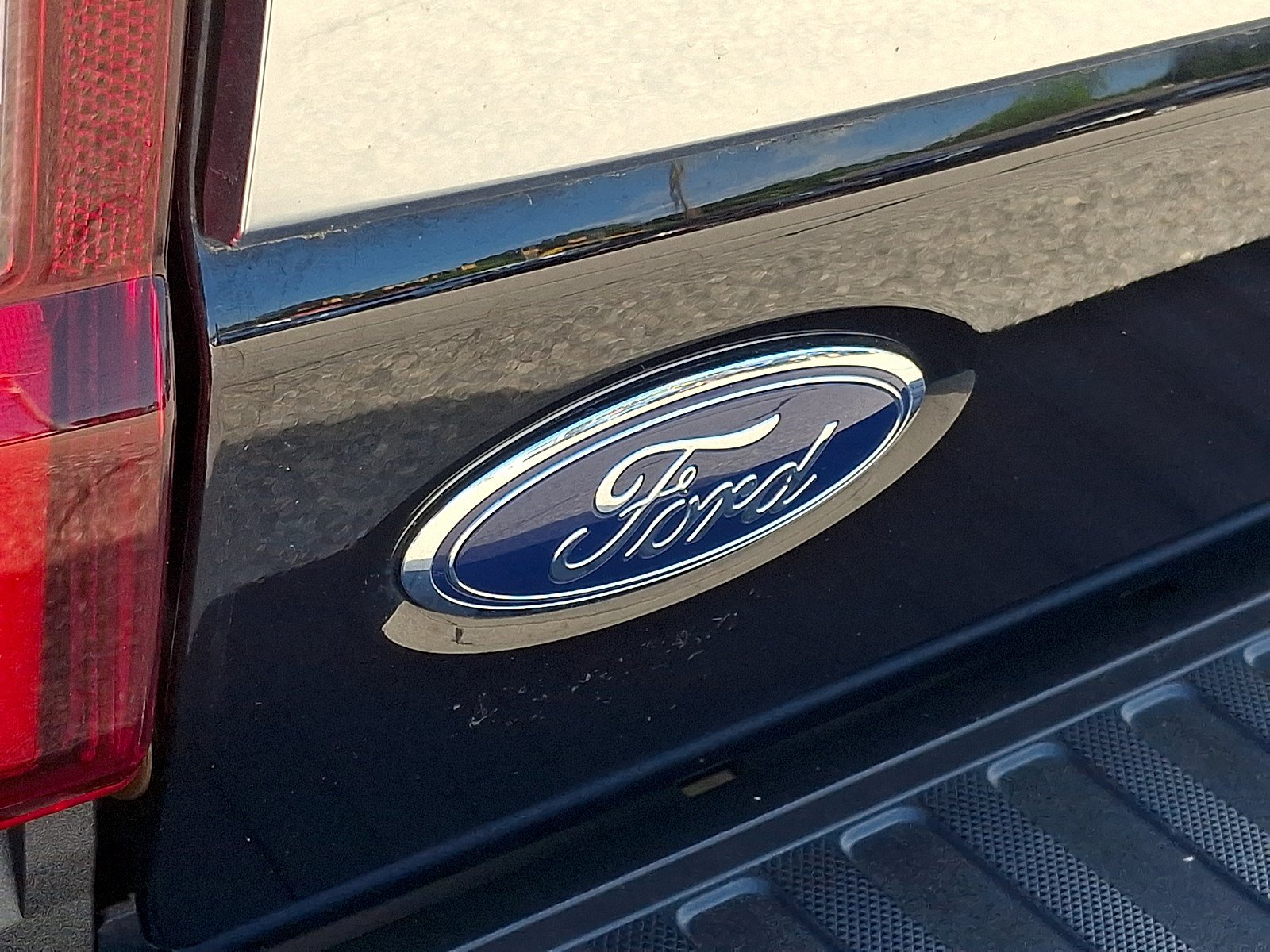 Certified 2025 Ford F450 Platinum w/ Platinum Plus Package AWD/4WD image 30