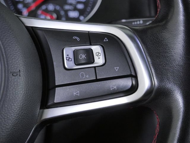 Used 2017 Volkswagen GTI SE FWD image 27