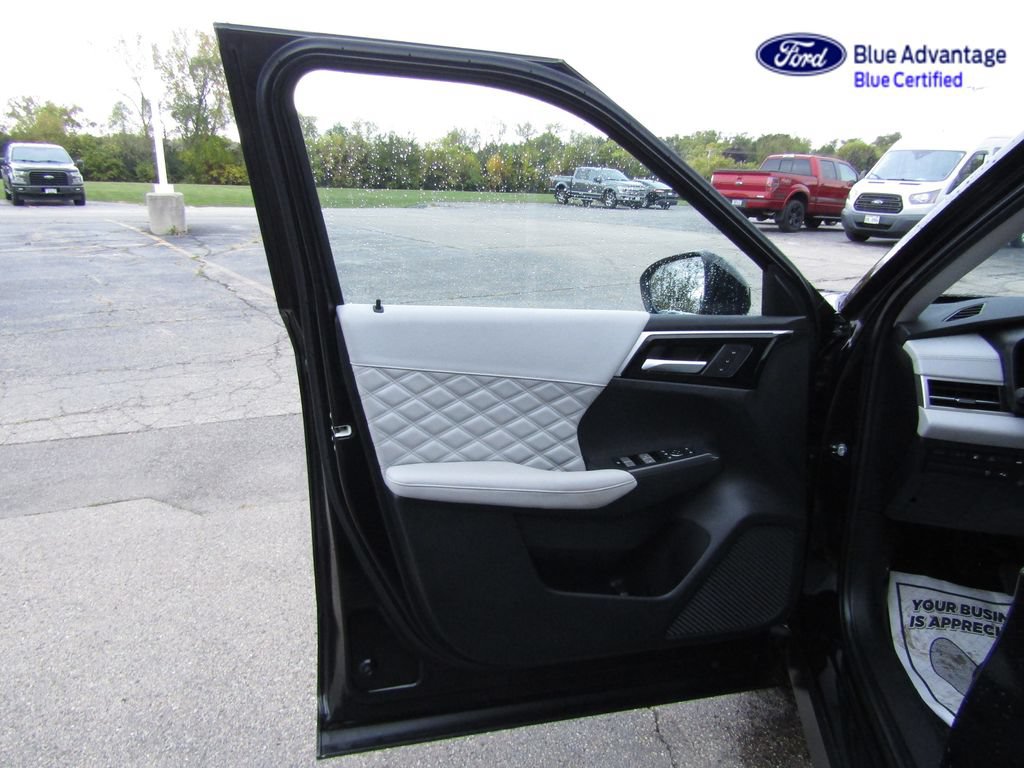 Used 2024 Mitsubishi Outlander SEL AWD/4WD image 24