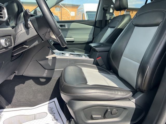 Certified 2022 Ford Explorer XLT w/ Equipment Group 202A image 21