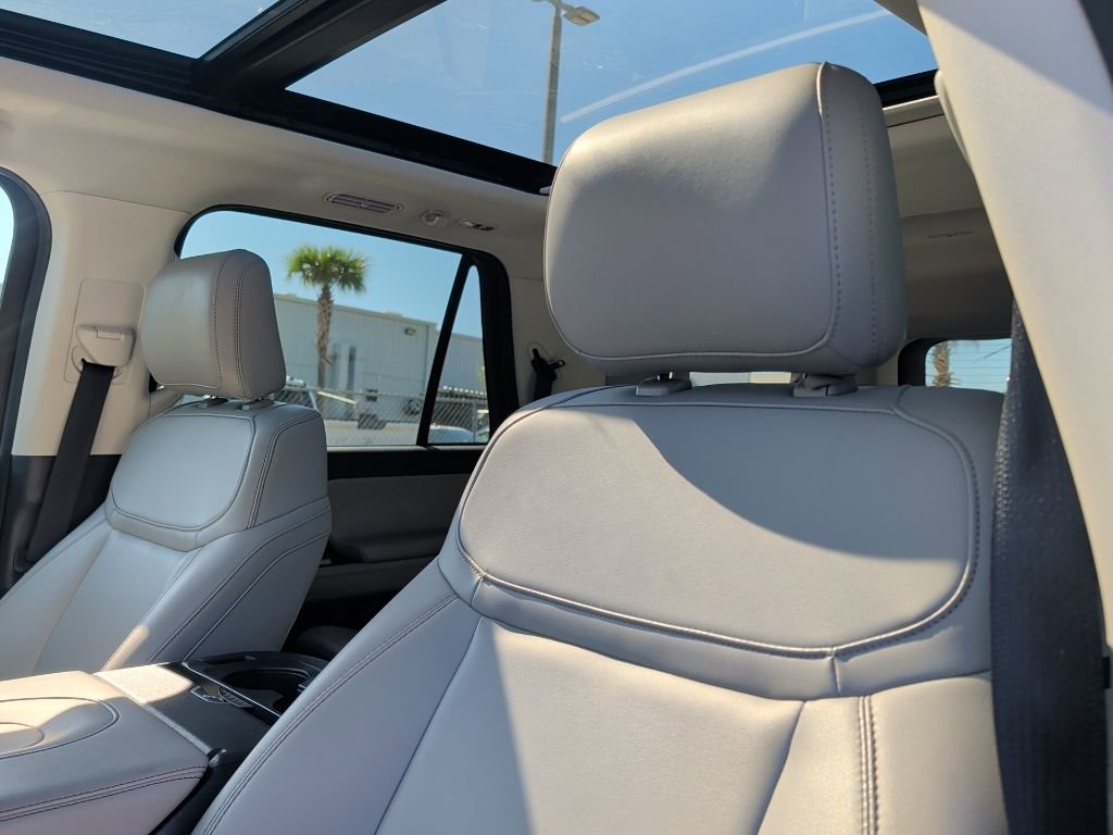 Certified 2025 Ford Expedition Max Active RWD image 9