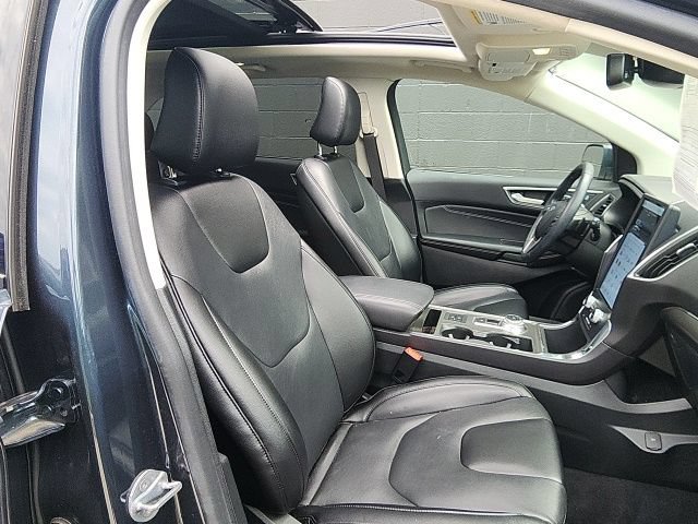Certified 2022 Ford Edge Titanium w/ Class II Trailer Tow Package AWD/4WD image 13