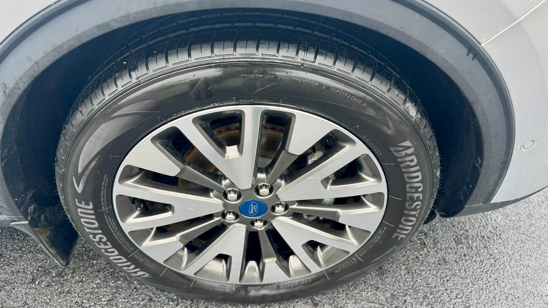 Certified 2020 Ford Escape Titanium w/ Titanium Premium Package 2.0 image 5