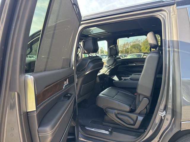 Used 2022 Jeep Grand Wagoneer Series I image 14