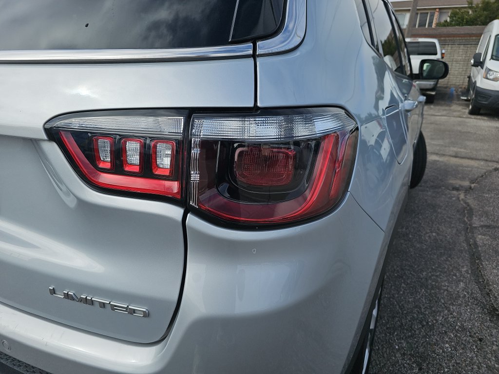 Used 2025 Jeep Compass Limited AWD/4WD image 33