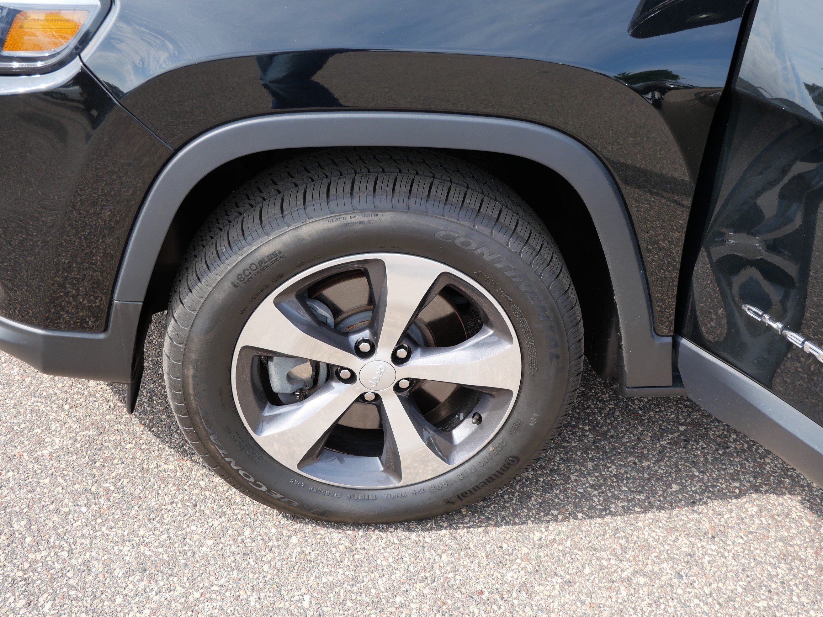 Used 2020 Jeep Cherokee Limited AWD/4WD image 15