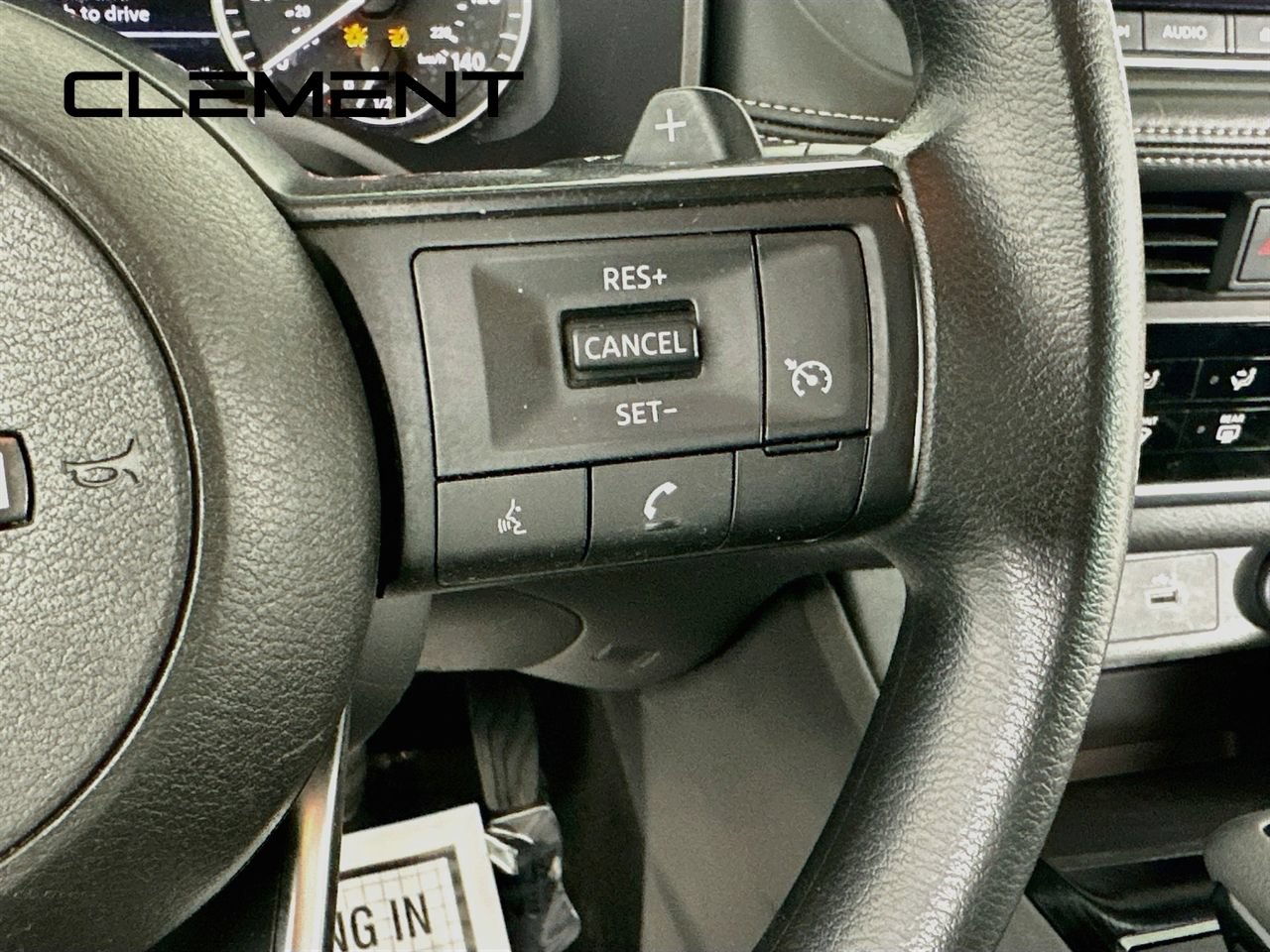 Used 2023 Nissan Rogue S AWD/4WD image 17