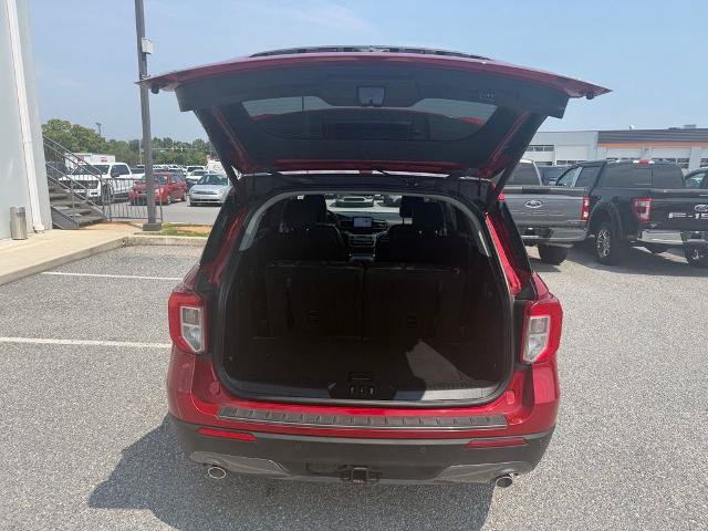 Certified 2022 Ford Explorer XLT w/ Equipment Group 202A AWD/4WD image 8