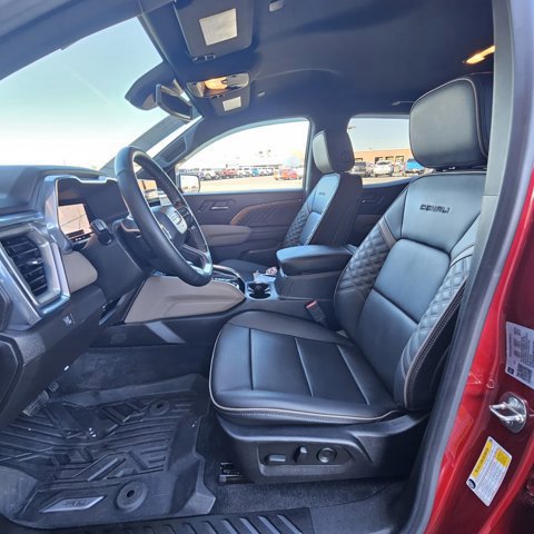 Used 2023 GMC Canyon Denali image 11