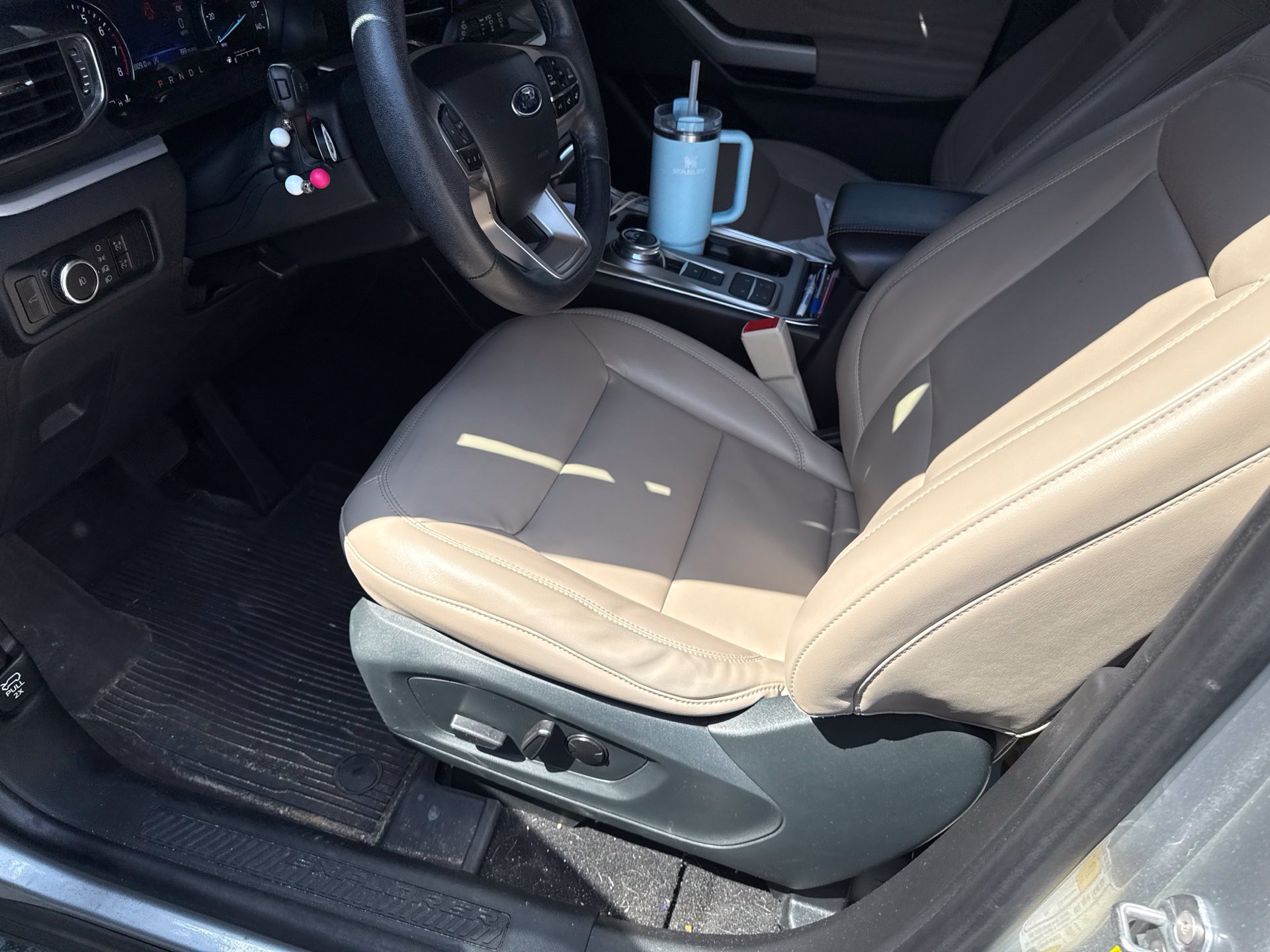 Certified 2023 Ford Explorer XLT w/ Equipment Group 202A RWD image 12