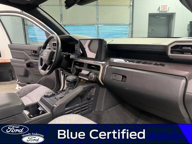 Used 2026 Toyota Tacoma SR5 AWD/4WD image 25