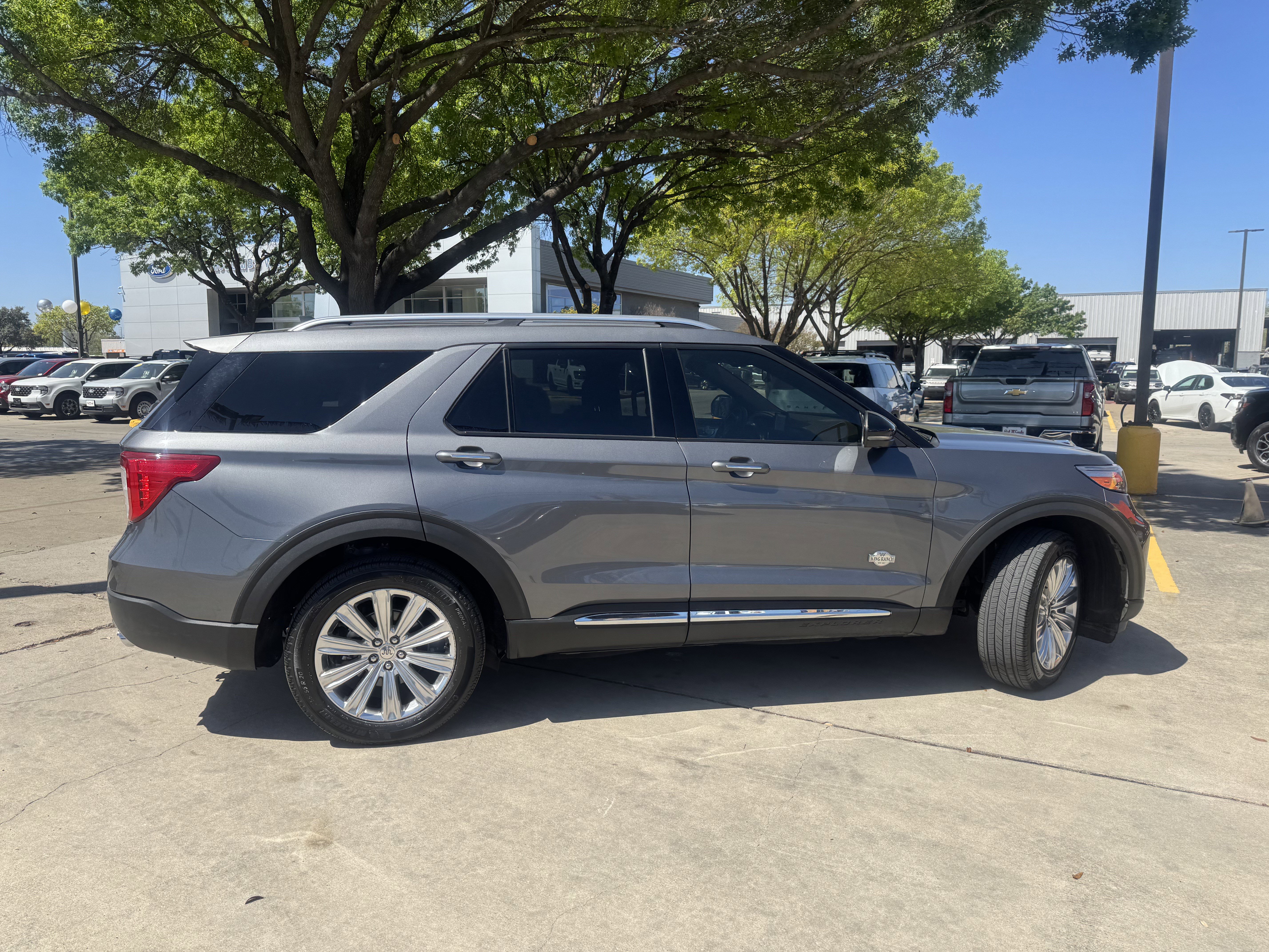 Certified 2022 Ford Explorer King Ranch w/ Technology Package image 5