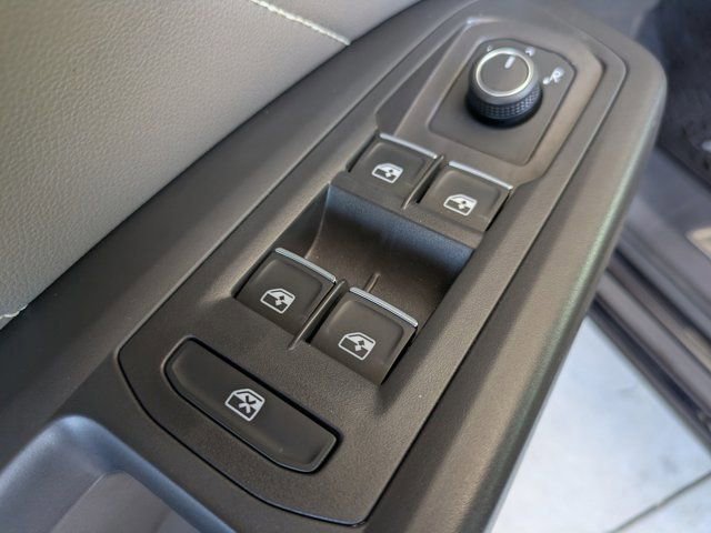 Used 2022 Volkswagen Atlas Cross Sport SE image 22