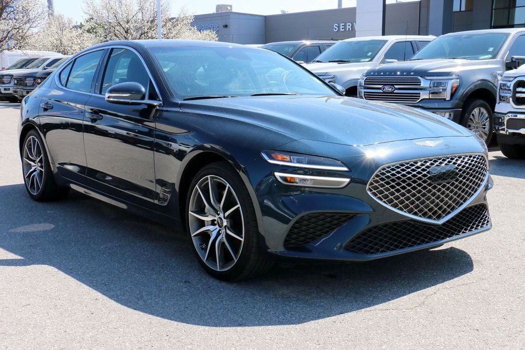 Used 2025 Genesis G70 2.5T image 4