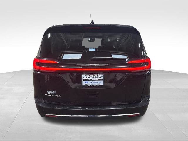 Used 2024 Chrysler Pacifica Touring-L image 5